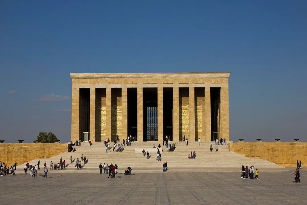 Anıtkabir mozolesi ve tören alanı