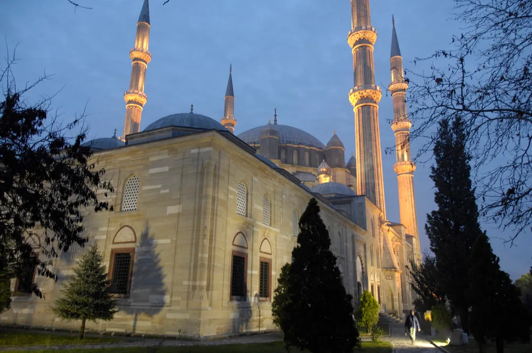 Selimiye’s exterior, dome and illuminated minarets