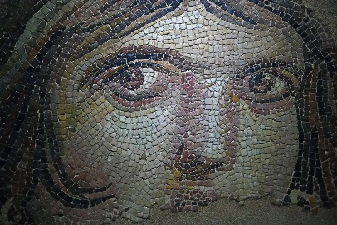 Zeugma Mozaik Müzesi Çingene Kızı mozaiği