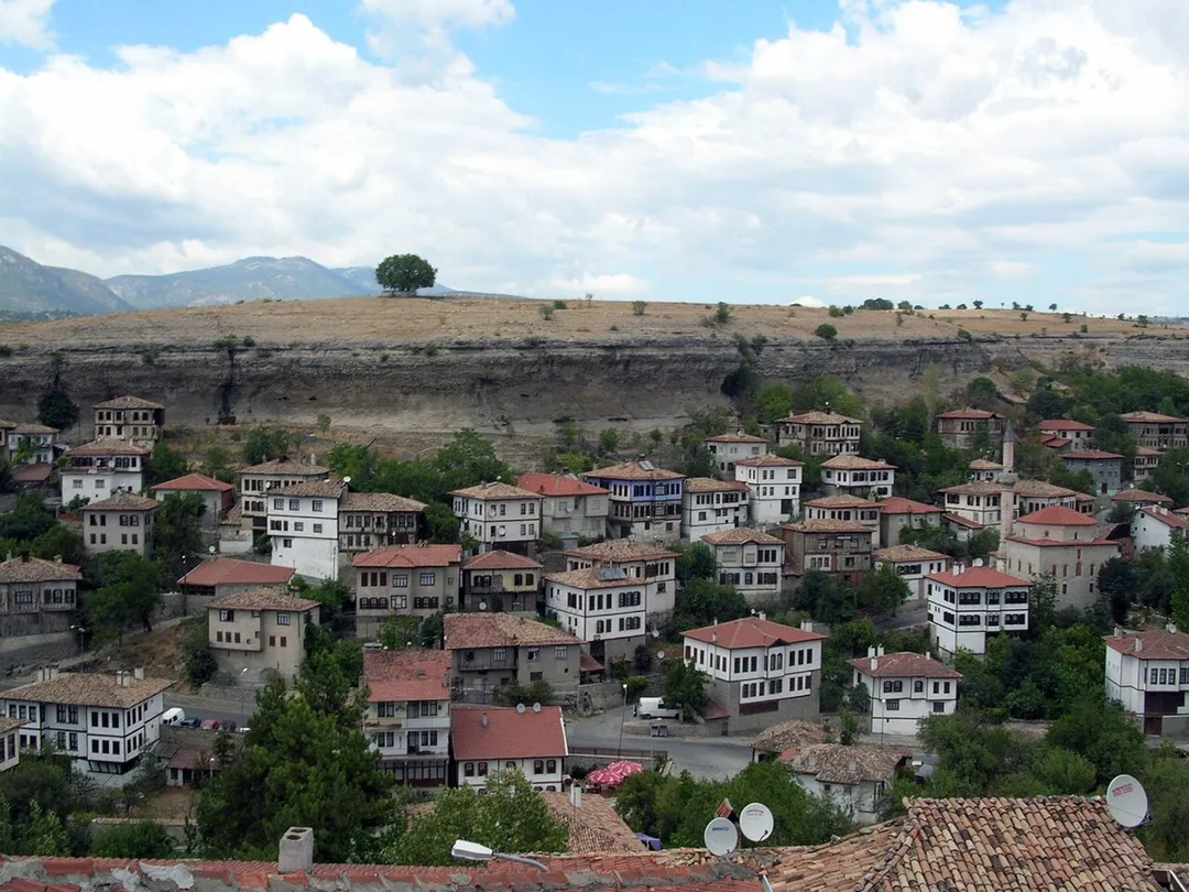 Hıdırlık’tan Çarşı’daki tarihî evlere bakış